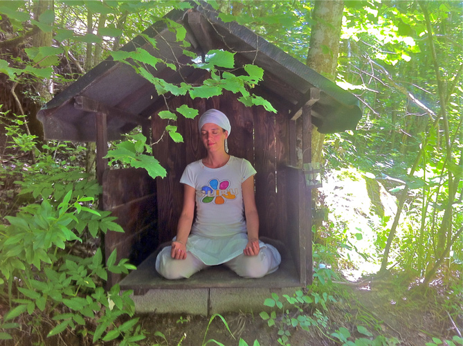 IMG_2046-cumie-kundalini-forest-meditation-(web)